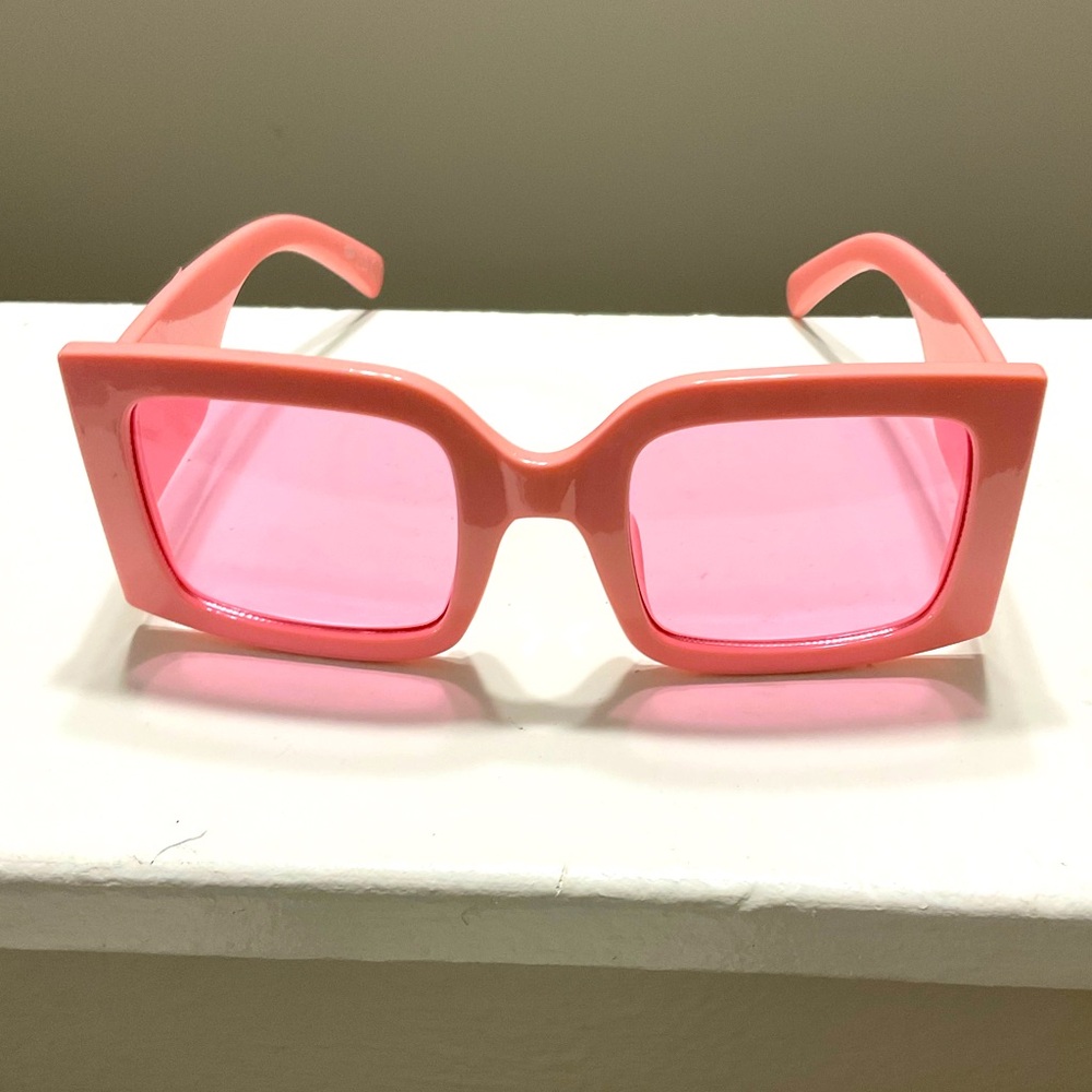 NWT pink trend rectangle glasses